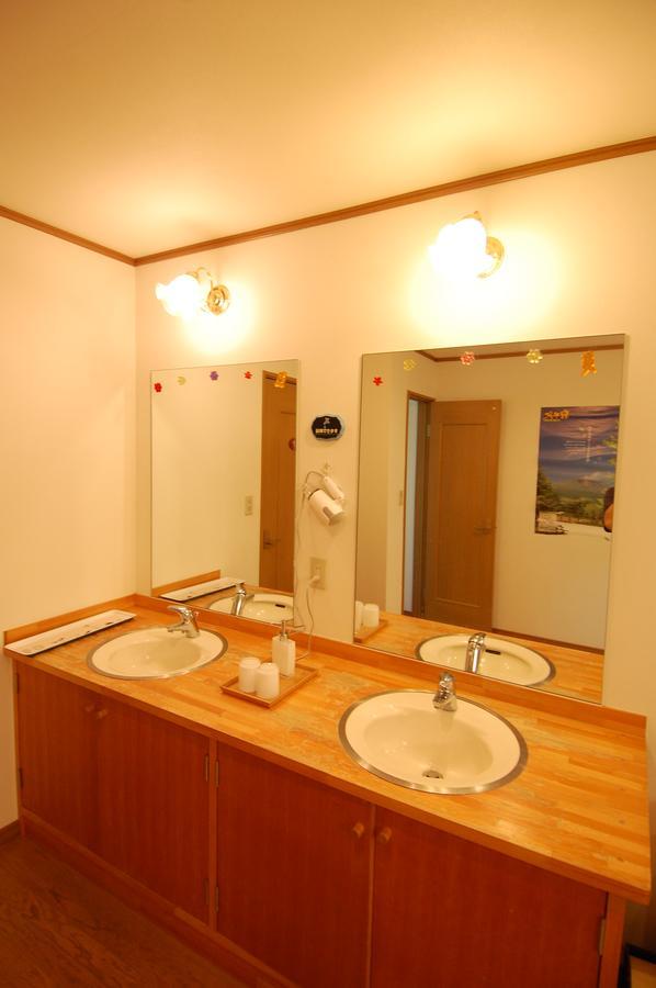 Guest House Chaconne Каруїдзава Екстер'єр фото